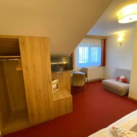 Und Leeb Gæstehus 3*