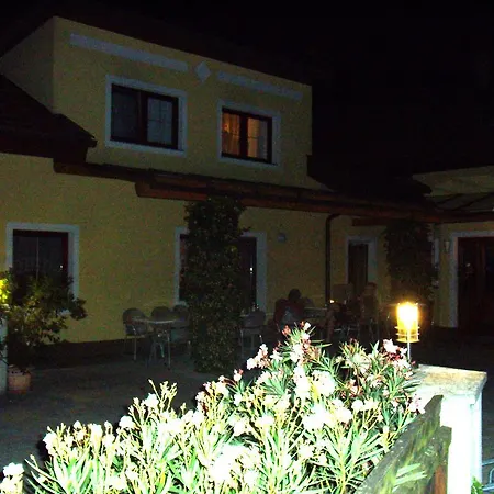 Guest house Und Leeb