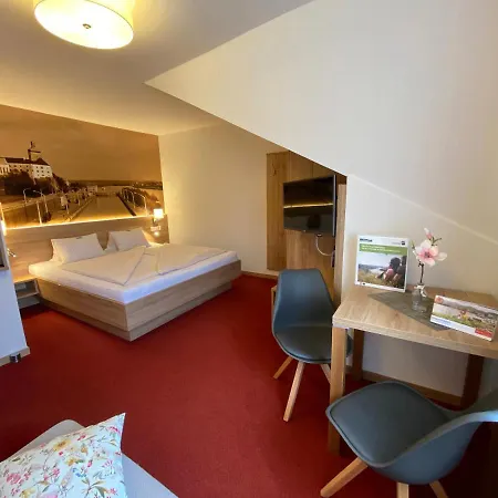 Und Leeb Guest house *