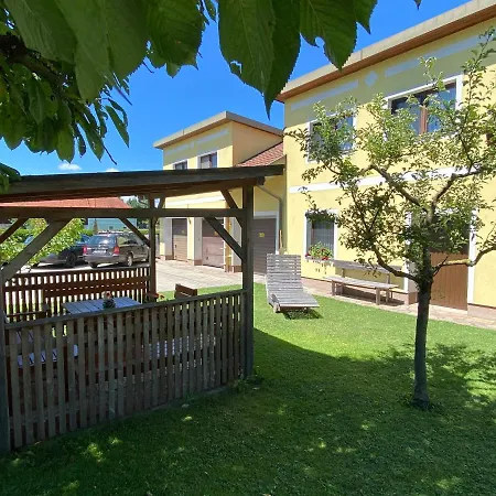 Guest house Und Leeb