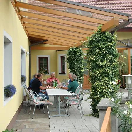 Und Leeb Gæstehus 3*