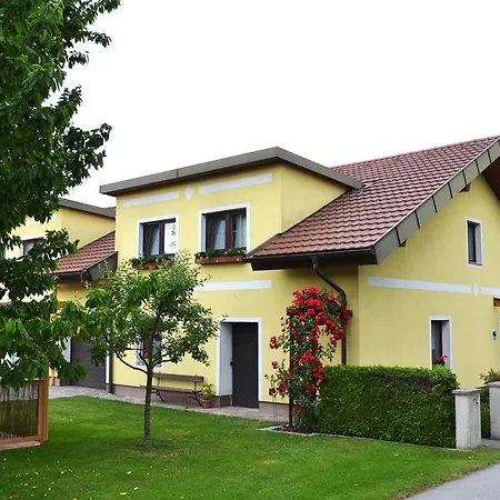 Und Leeb Guest house