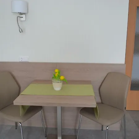 Und Leeb Guest house *