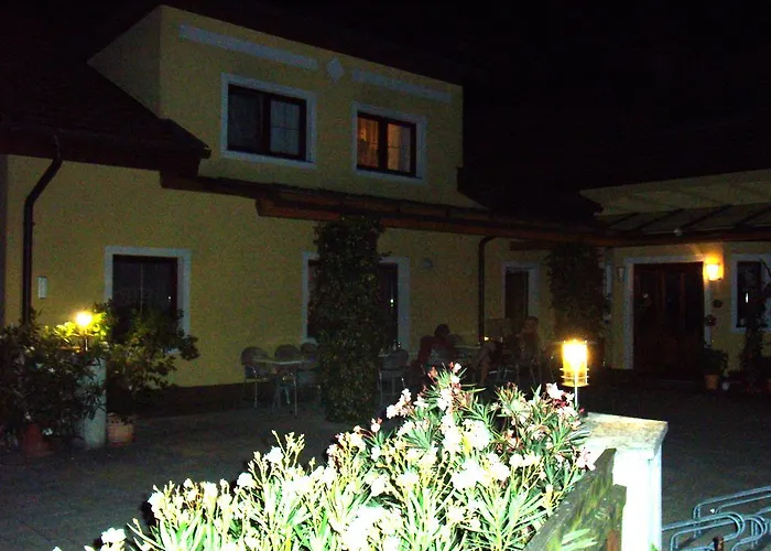 Πανσιόν Und Leeb