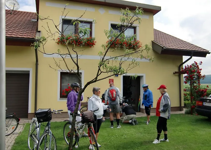 Πανσιόν Und Leeb